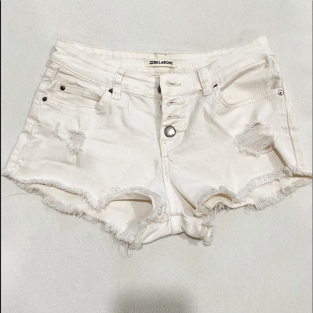 White denim billabong shorts